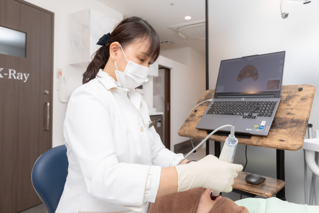 高頻度の歯型スキャンによる精密な治療